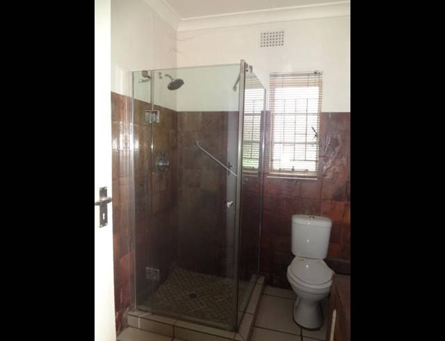 3 BEDROOM PROPERTY TO RENT IN LAKESIDE